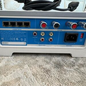 Sonos ZonePlayer ZP100 with Silver and Blue Accents